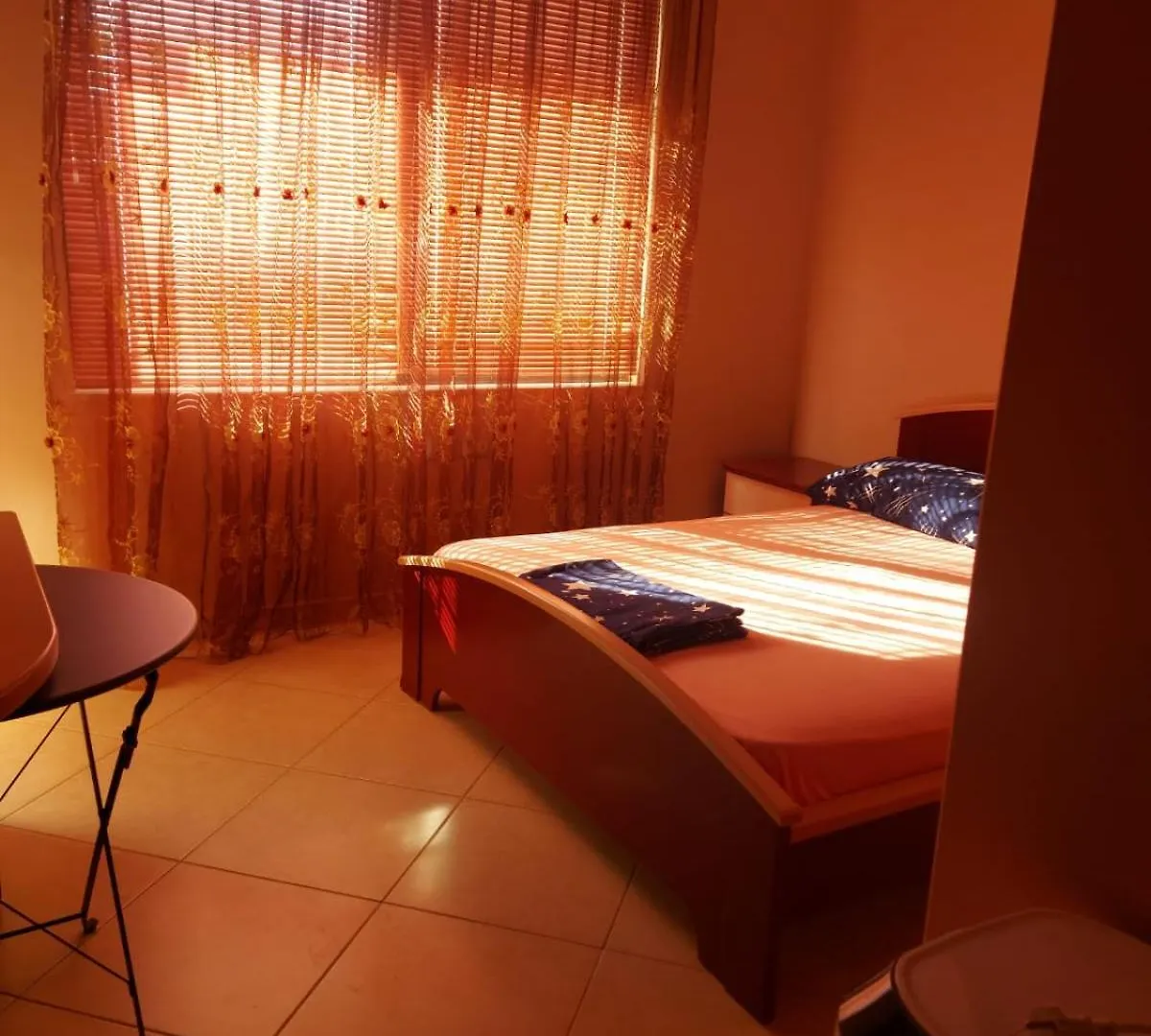 Villa Luiziana Sarandë 아파트